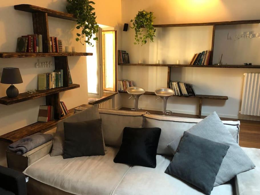 La Petite Maison - Two-Room Apartment Bergamo Buitenkant foto